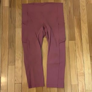 Cropped blush cropped Lululemon leggings